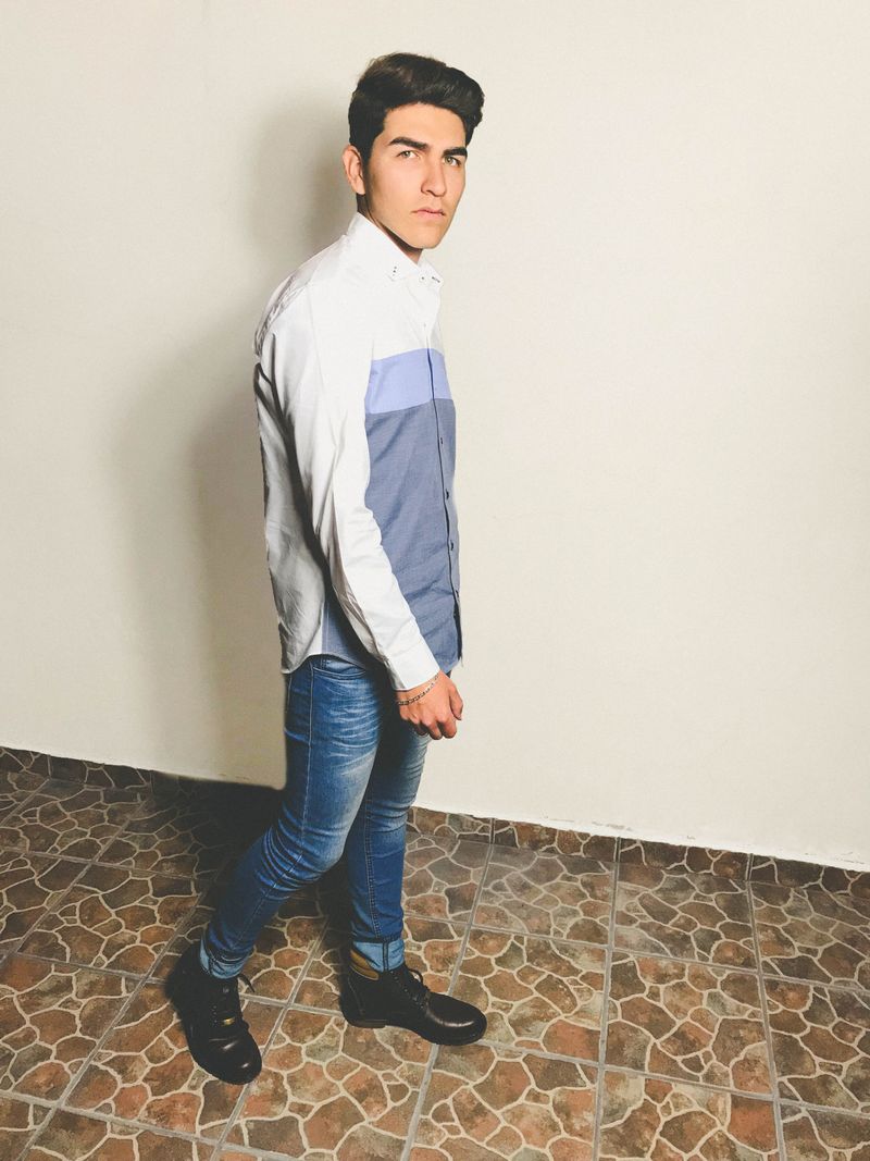 Dark stretch jeans